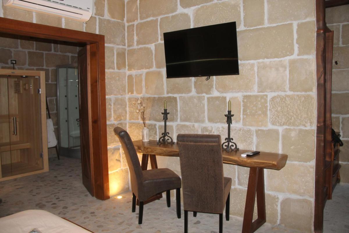 Pietre di Fiume - Housity