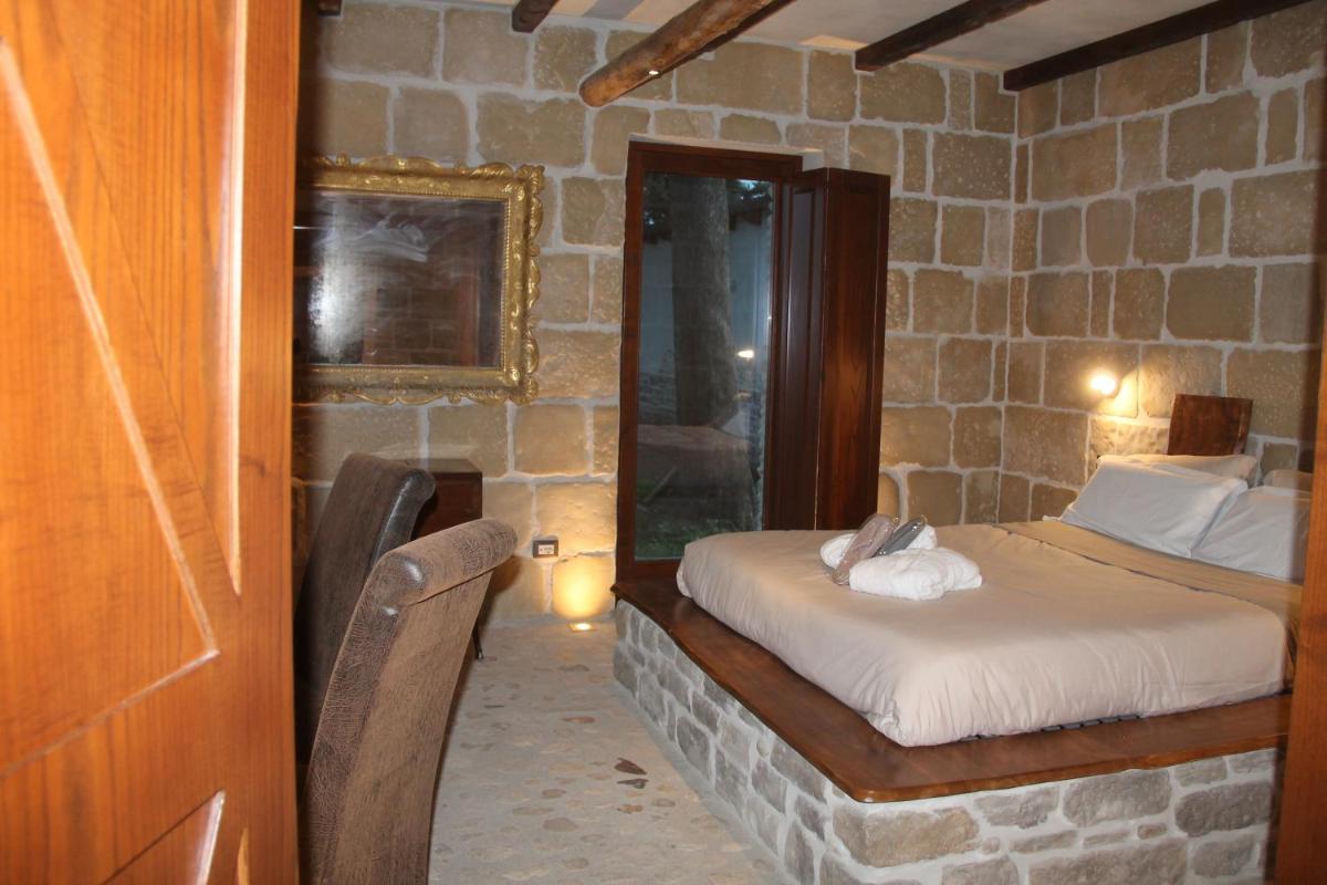 Pietre di Fiume - Housity