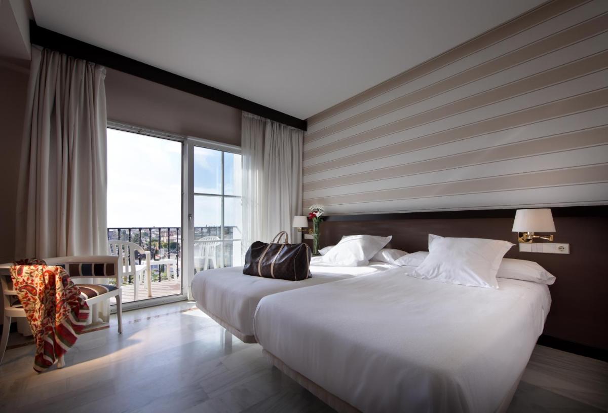 Hotel Abades Benacazon - Housity
