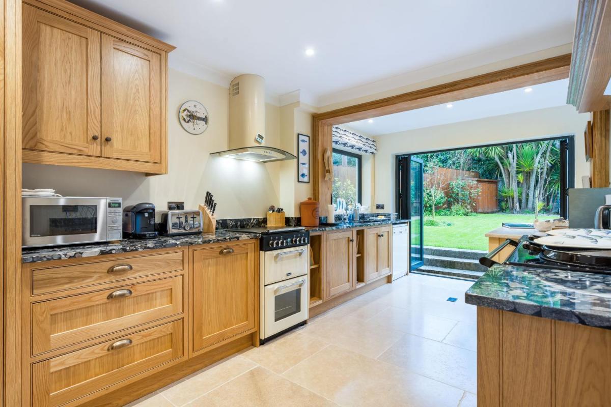 High quality detached house with parking St. Ives - Housity