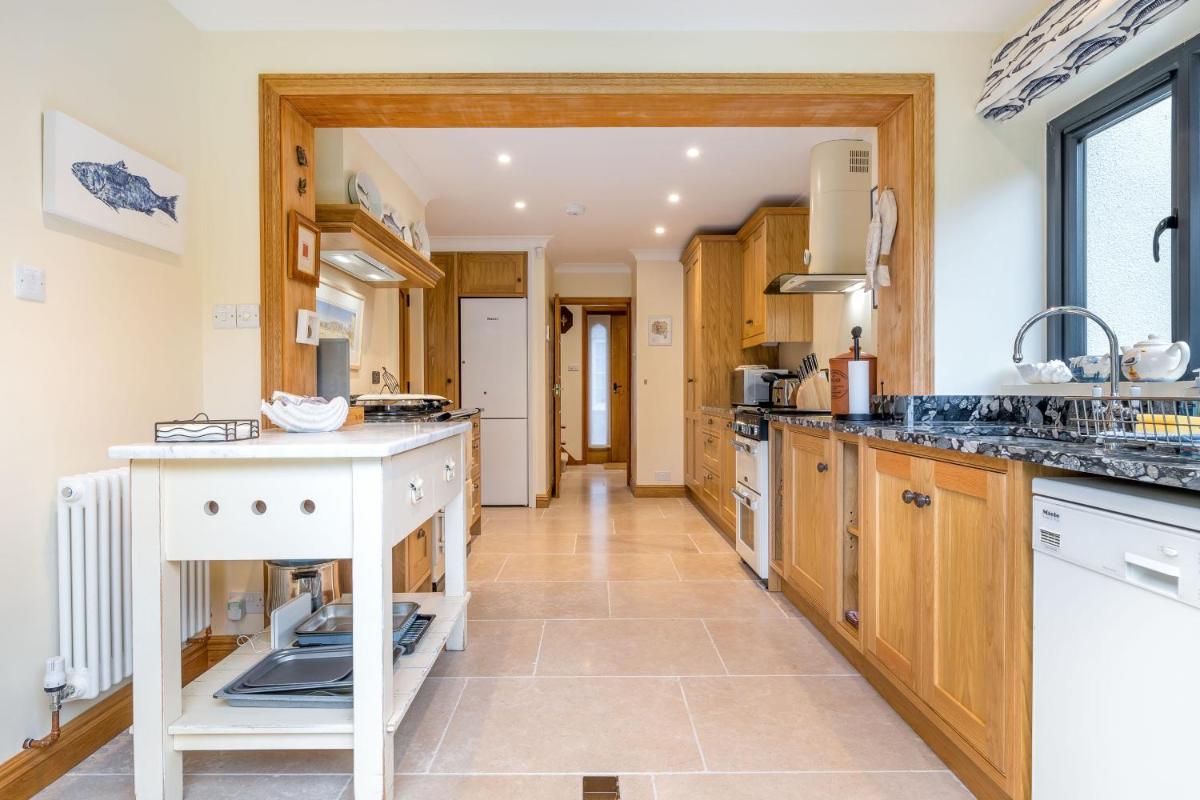 High quality detached house with parking St. Ives - Housity