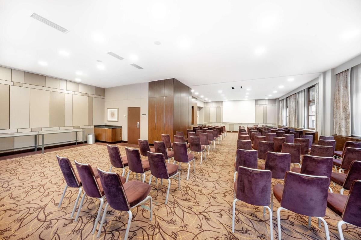Der Geschäftsbereich oder Konferenzraum in der Unterkunft Hilton Berlin
