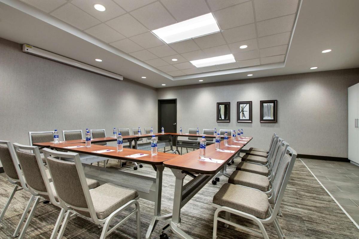 Hyatt Place Iowa City Downtown - Housity