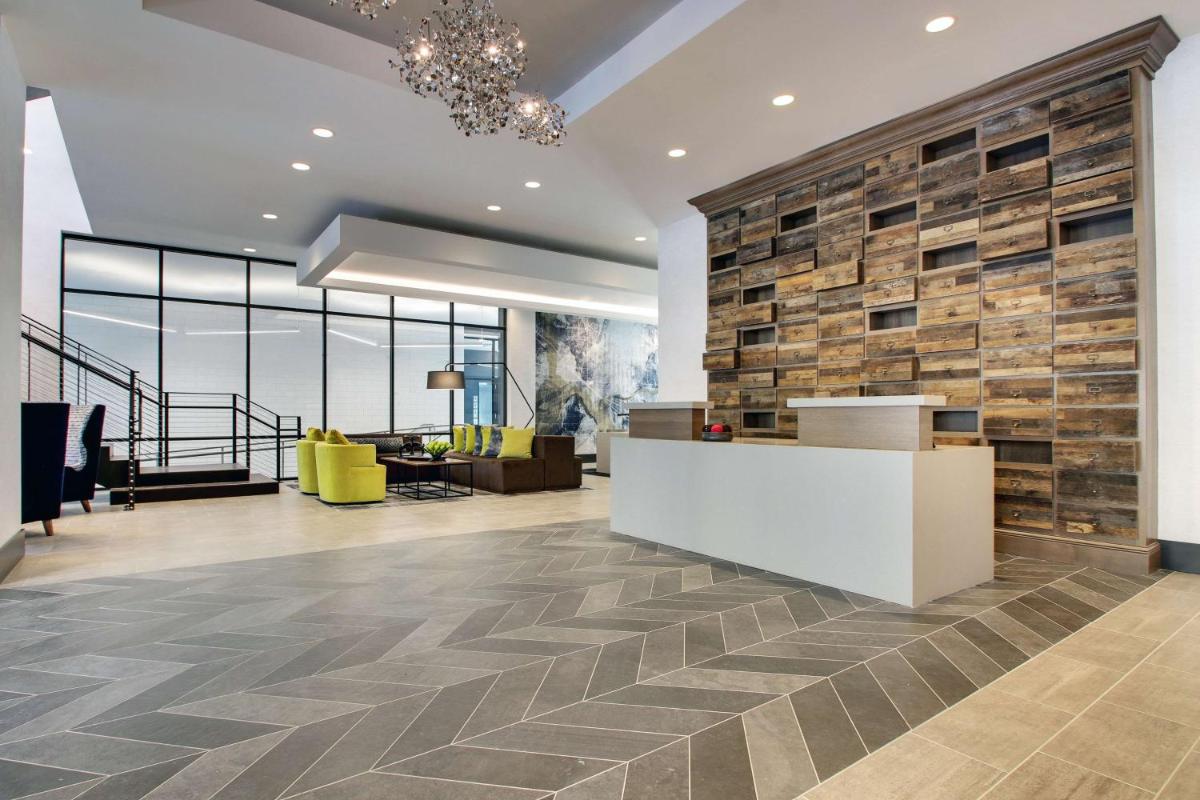 Hyatt Place Iowa City Downtown - Housity
