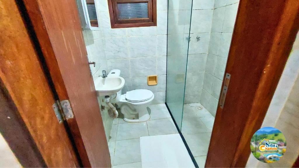 Hospedaria e Alojamento SítioChaminé Piscinas Naturais - Housity