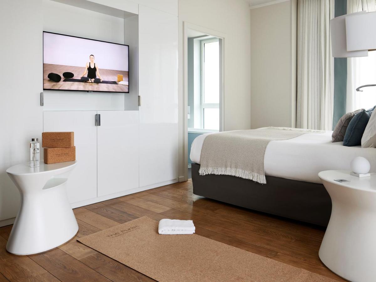 Télévision ou salle de divertissement dans l'établissement Cures Marines Hotel Thalasso & Spa Trouville - MGallery Collection