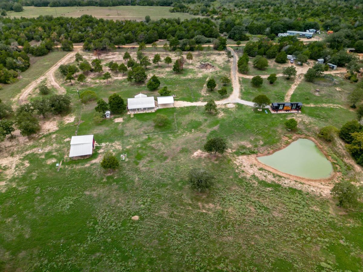 Ranch Oasis on 15 Acres - Housity