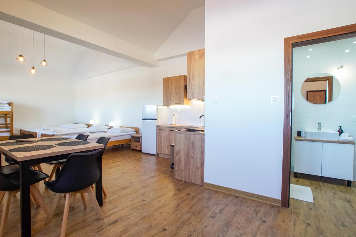 Wichrowe Wzgórze - Housity