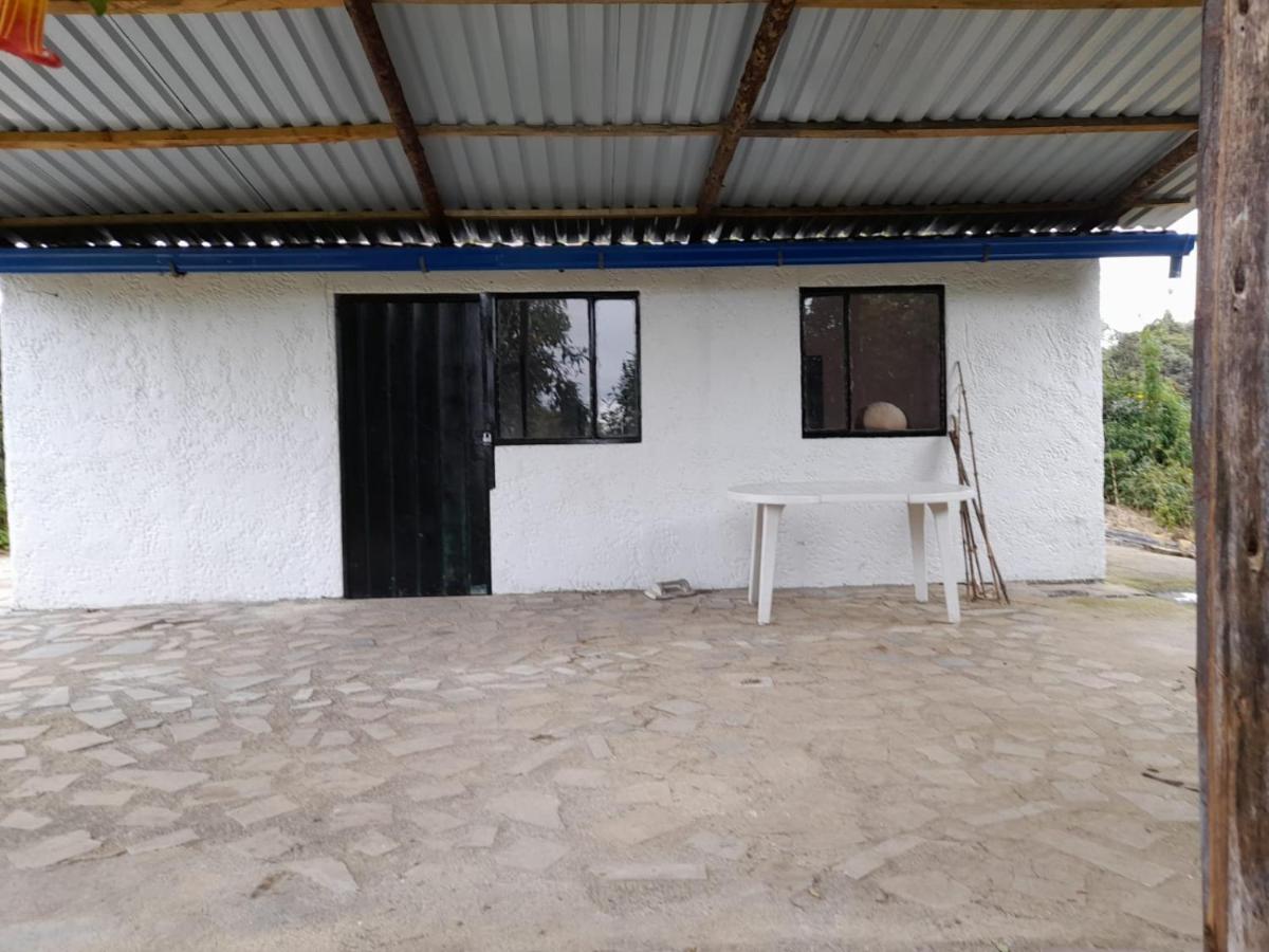 Acogedora cabaña entre las montañas de La Calera- Colombia - Housity