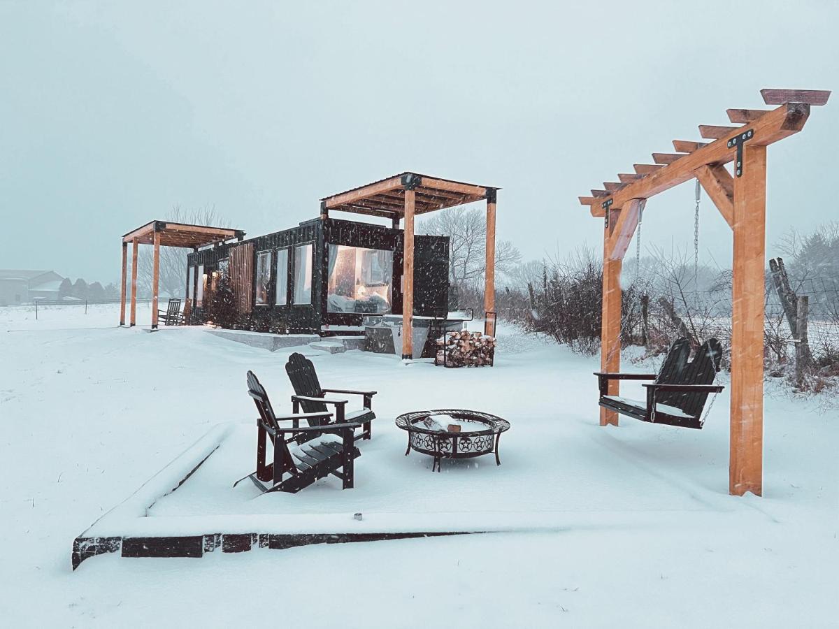 ‘Scenic Escapes’ Romantic Pine Grove Getaway! - Housity