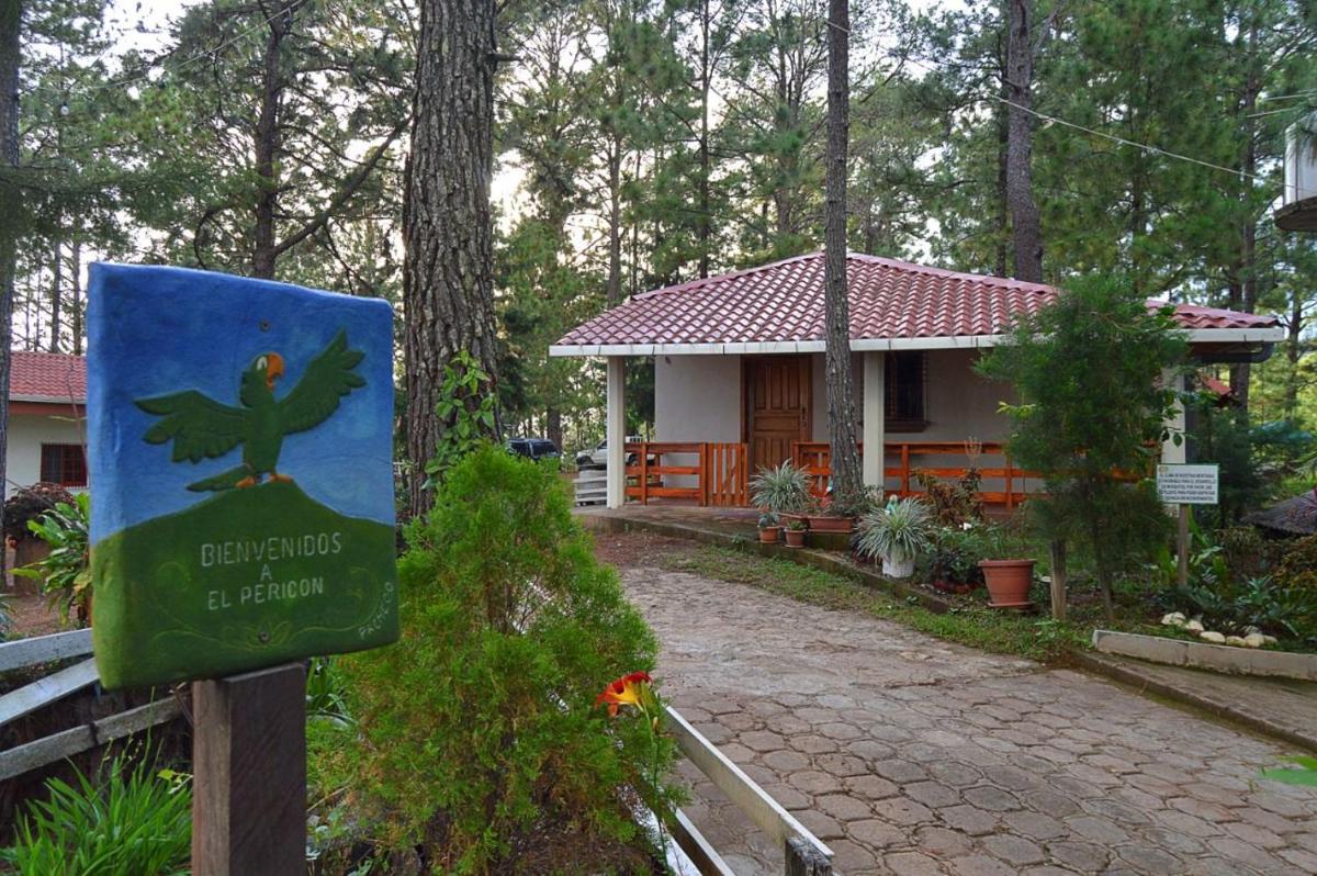 Cabañas y Mirador El Pericón - Housity