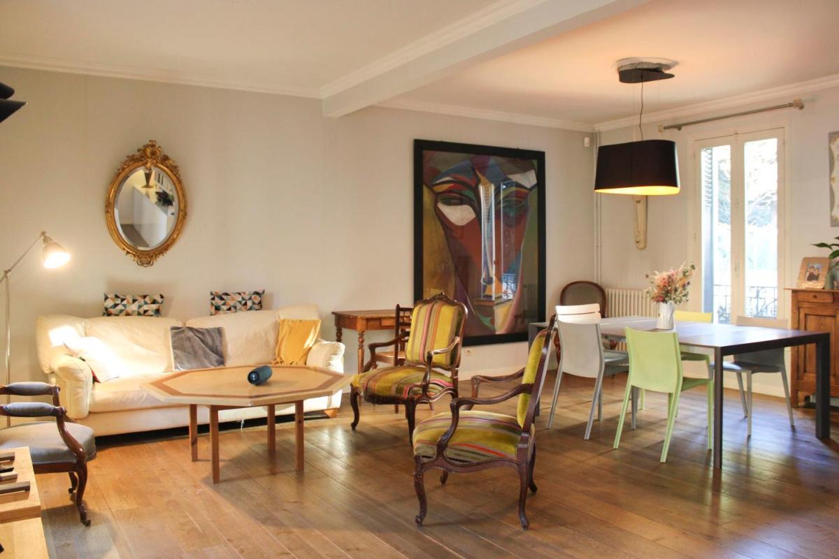 Pretty town house with garden - Housity