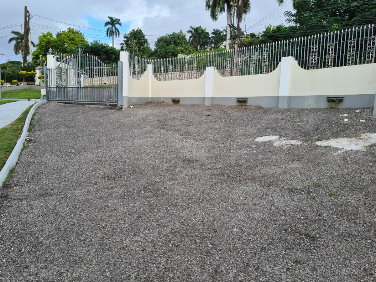 La Rose Apartment - Housity