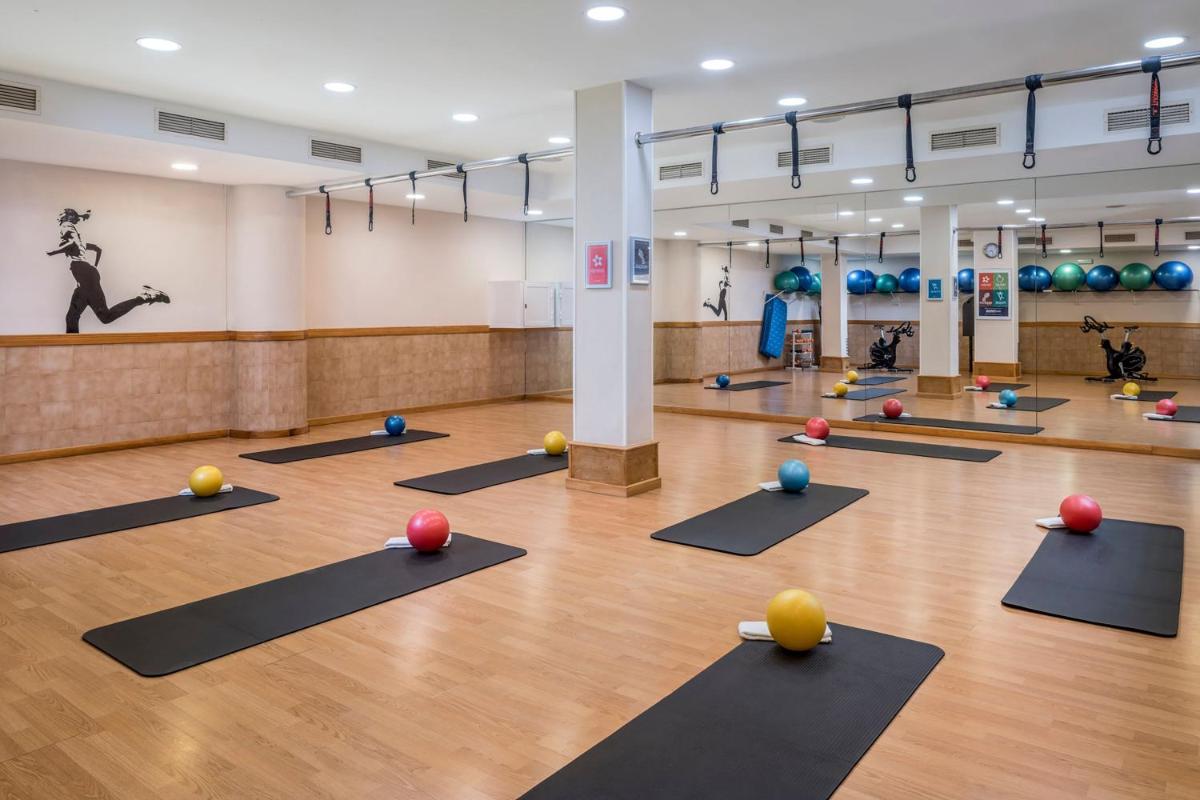 Gimnasio o instalaciones de fitness de Marriott's Marbella Beach Resort
