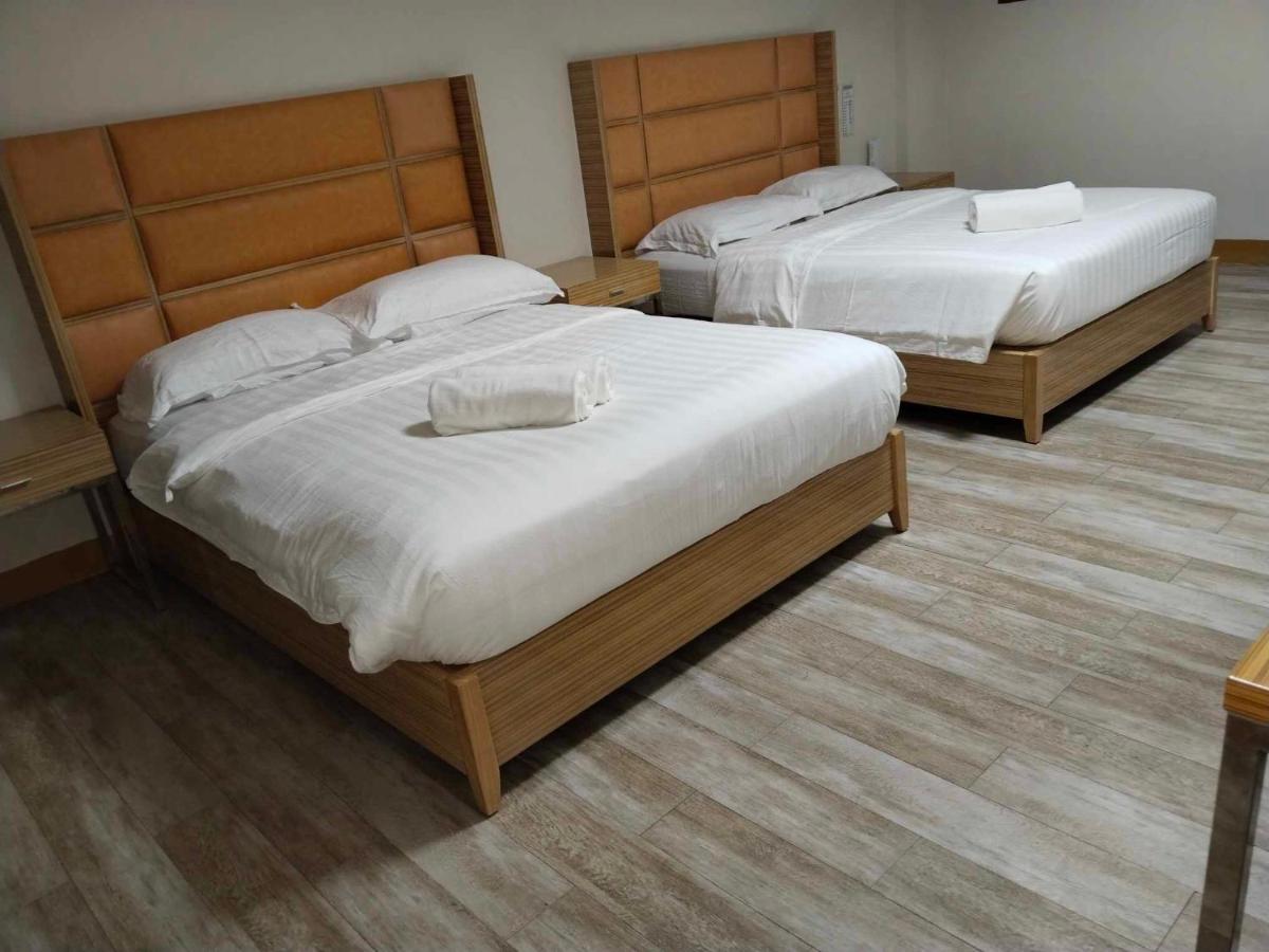 Meaco Royal Hotel - Valenzuela - Housity