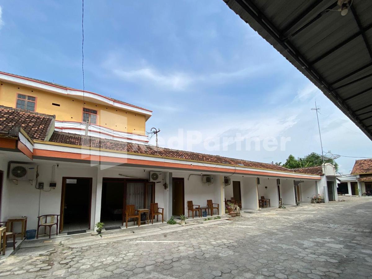 Hotel Kurnia @ Jln Pemuda Blora RedPartner - Hizvo