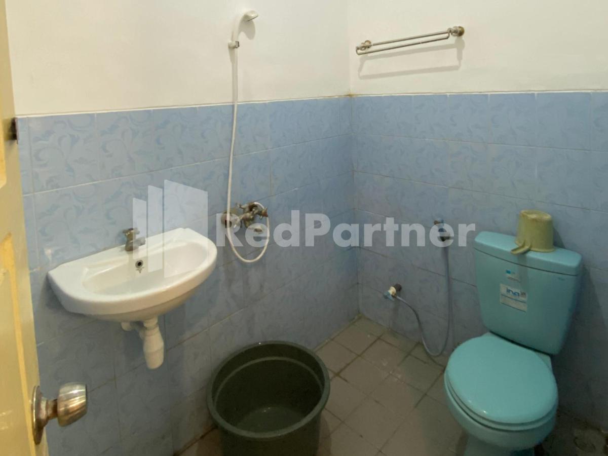 Hotel Kurnia @ Jln Pemuda Blora RedPartner - Hizvo
