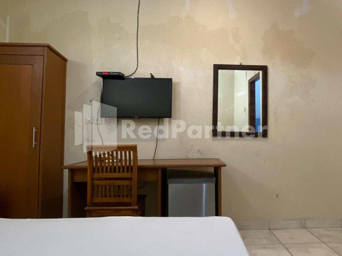 Hotel Kurnia @ Jln Pemuda Blora RedPartner - Housity
