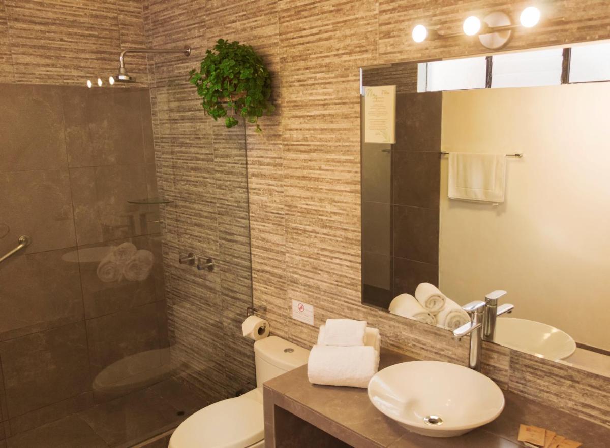 Hostal El Patio - Housity