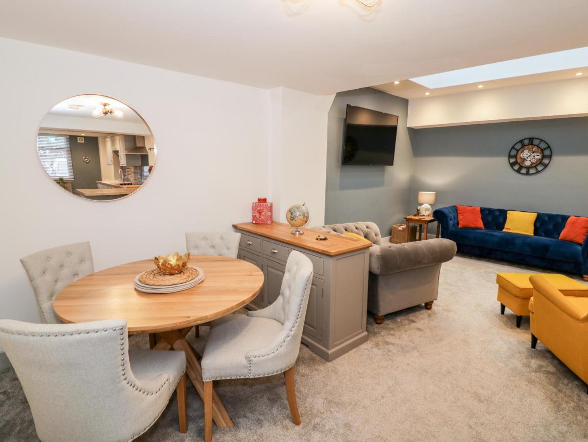 The Fox - Housity