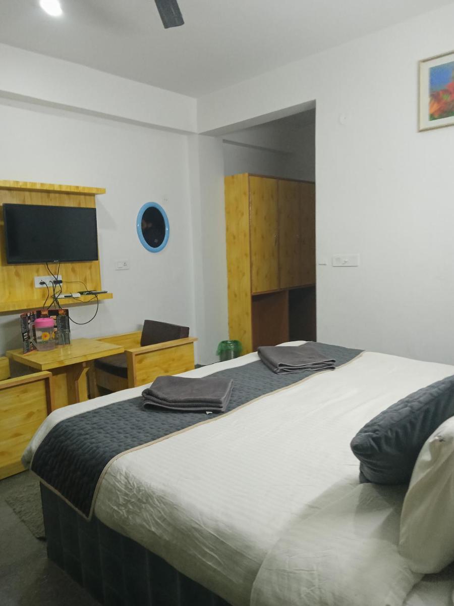 Hotel Grand View - Housity