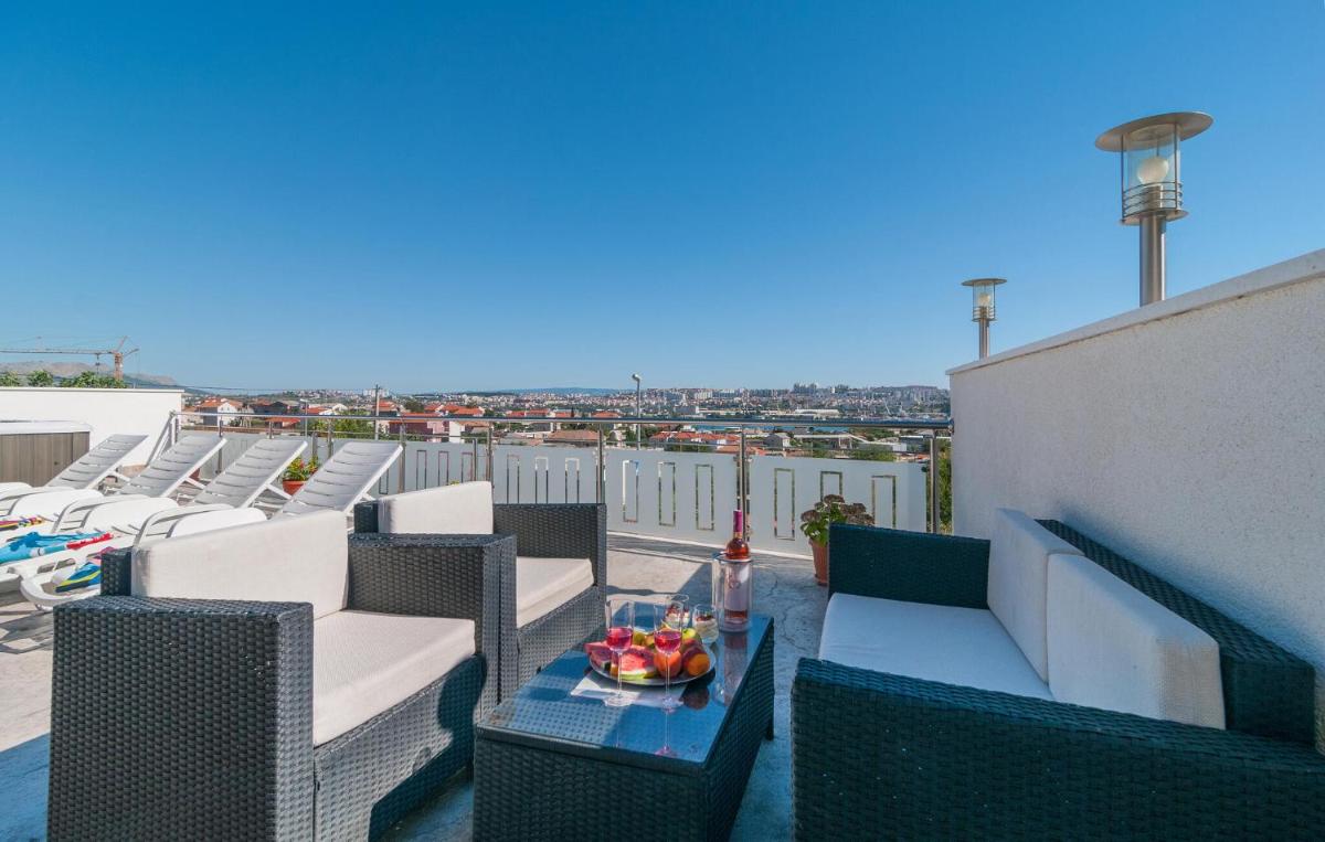One-Bedroom Apartment In Solin - Housity