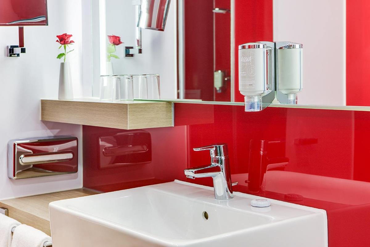 IntercityHotel Enschede - Housity