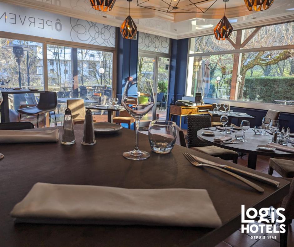 Restaurant ou autre lieu de restauration dans l'établissement Hôtel Spa & Restaurant Ô Pervenches
