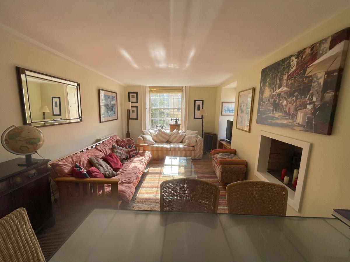 Central Georgian Garden Flat with Free Parking - Housity