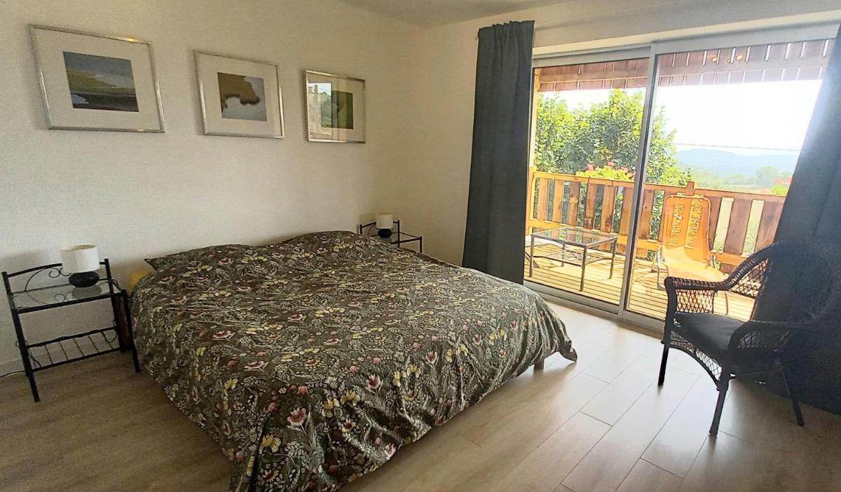 Chambre d'Hôtes Côté Glycine - Housity