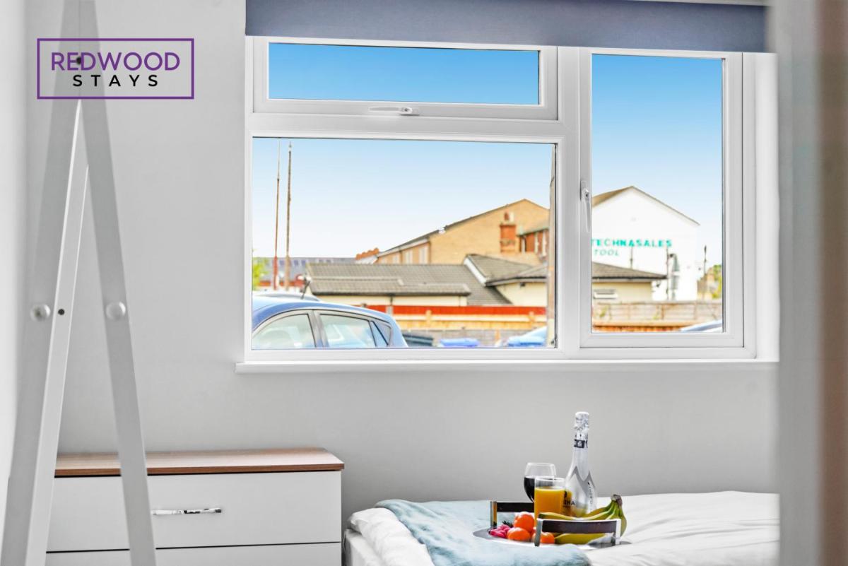 Quality 1 Bed 1 Bath Apartments For Contractors By REDWOOD STAYS - Housity