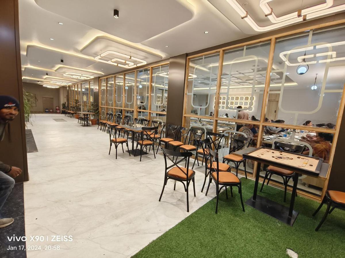 Hotel The Grand Khodiyar - Housity