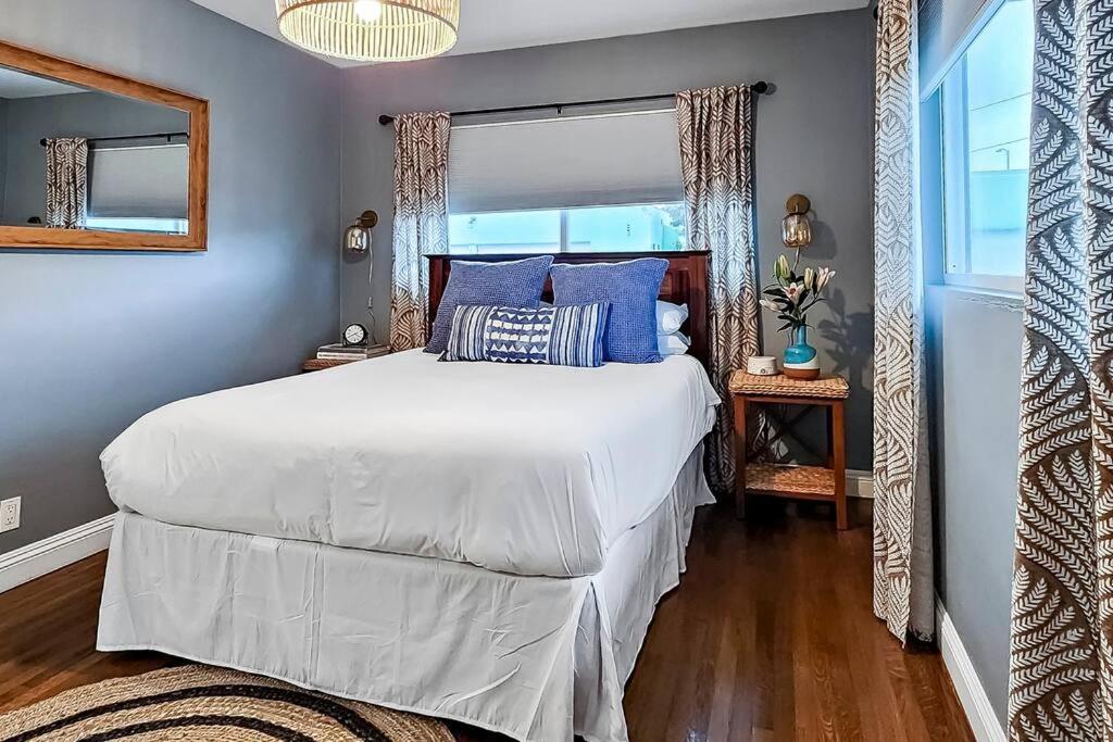 Stylish Hm Near Beach, Restaurants & Parking CC A - Housity