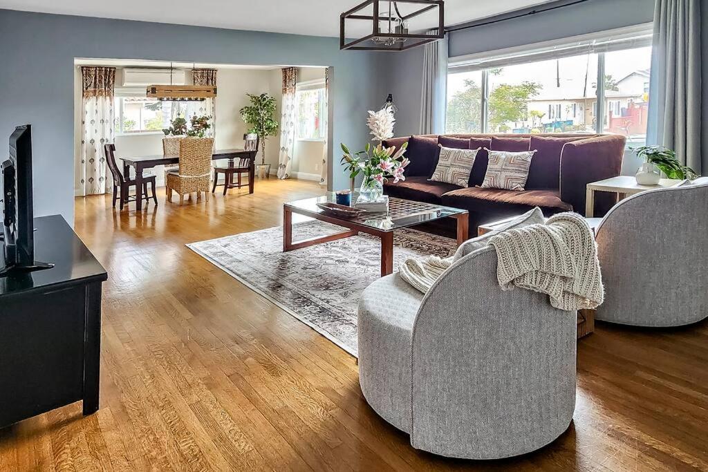 Stylish Hm Near Beach, Restaurants & Parking CC A - Housity
