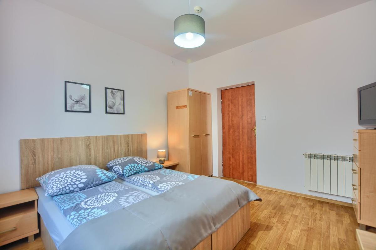 Pod Krukiem - Housity