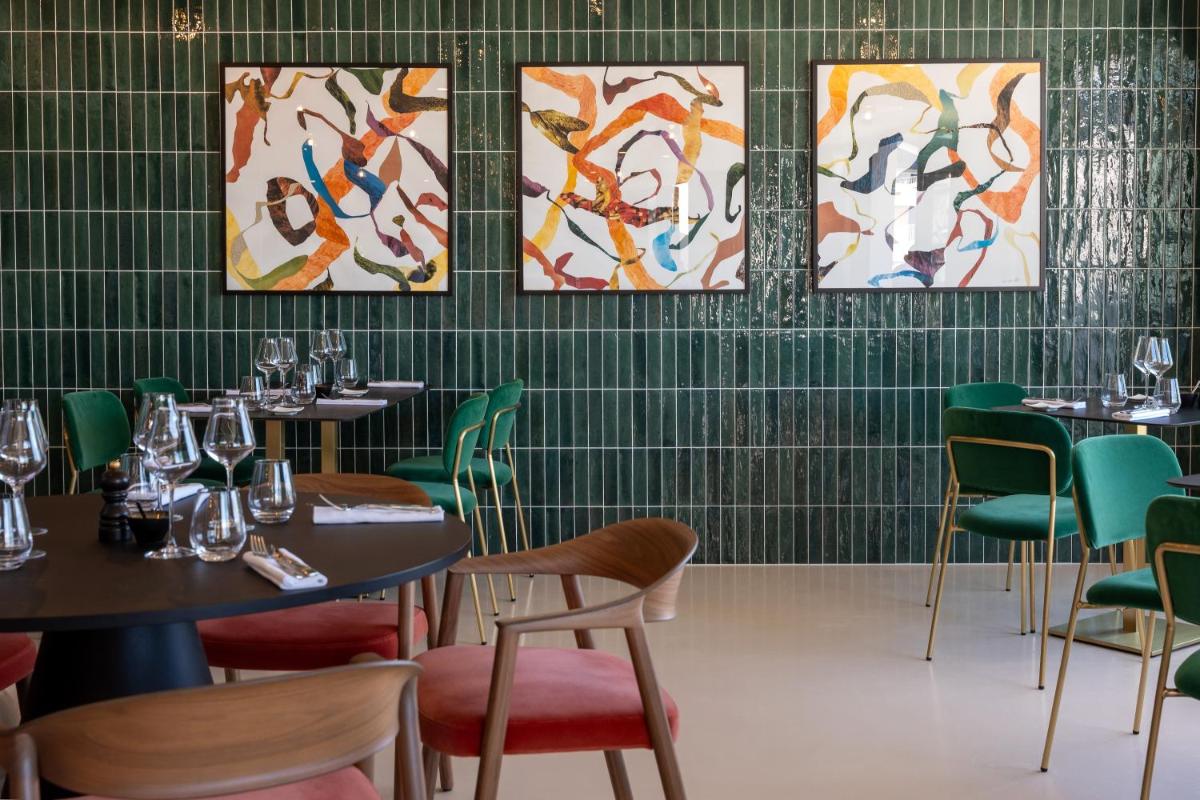 Restaurant ou autre lieu de restauration dans l'établissement Hôtel La Plage 5 étoiles La Grande Motte