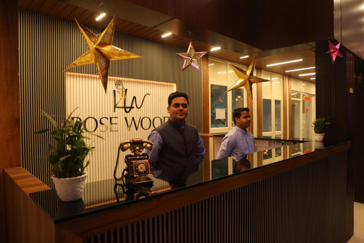 Rosewood Luxury Hotel - Housity