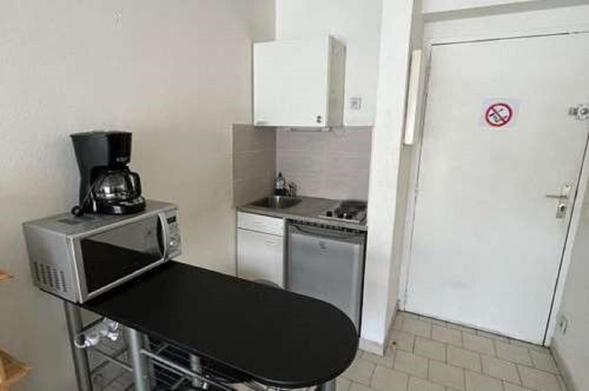 Beau studio , ensoleillé, Wifi, etage 5 ascenceur - Housity