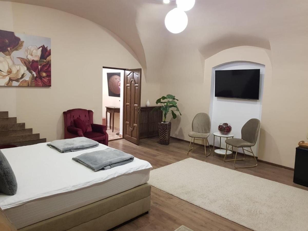 IMPERIAL ROOMS - ULTRACENTRAL - jacuzzi cu hidromasaj - Hizvo