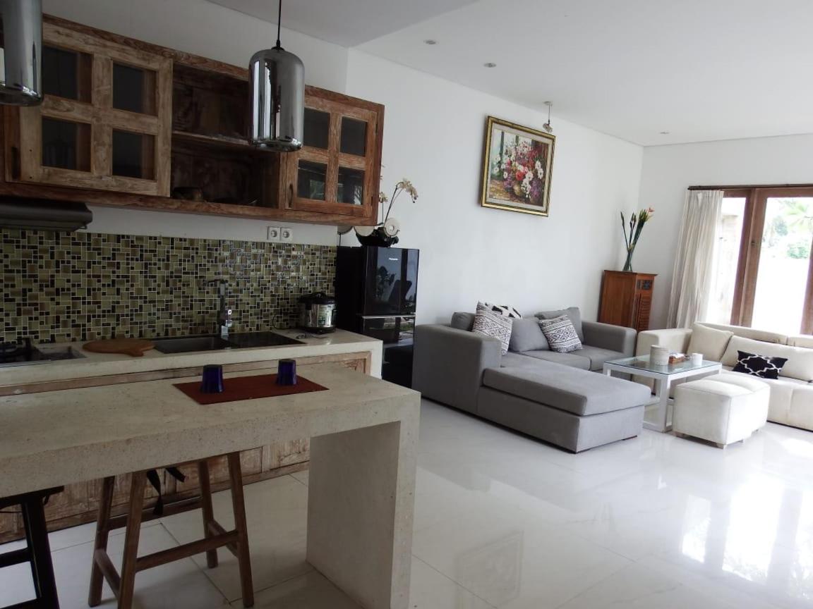 Deep Blue Villa - Housity