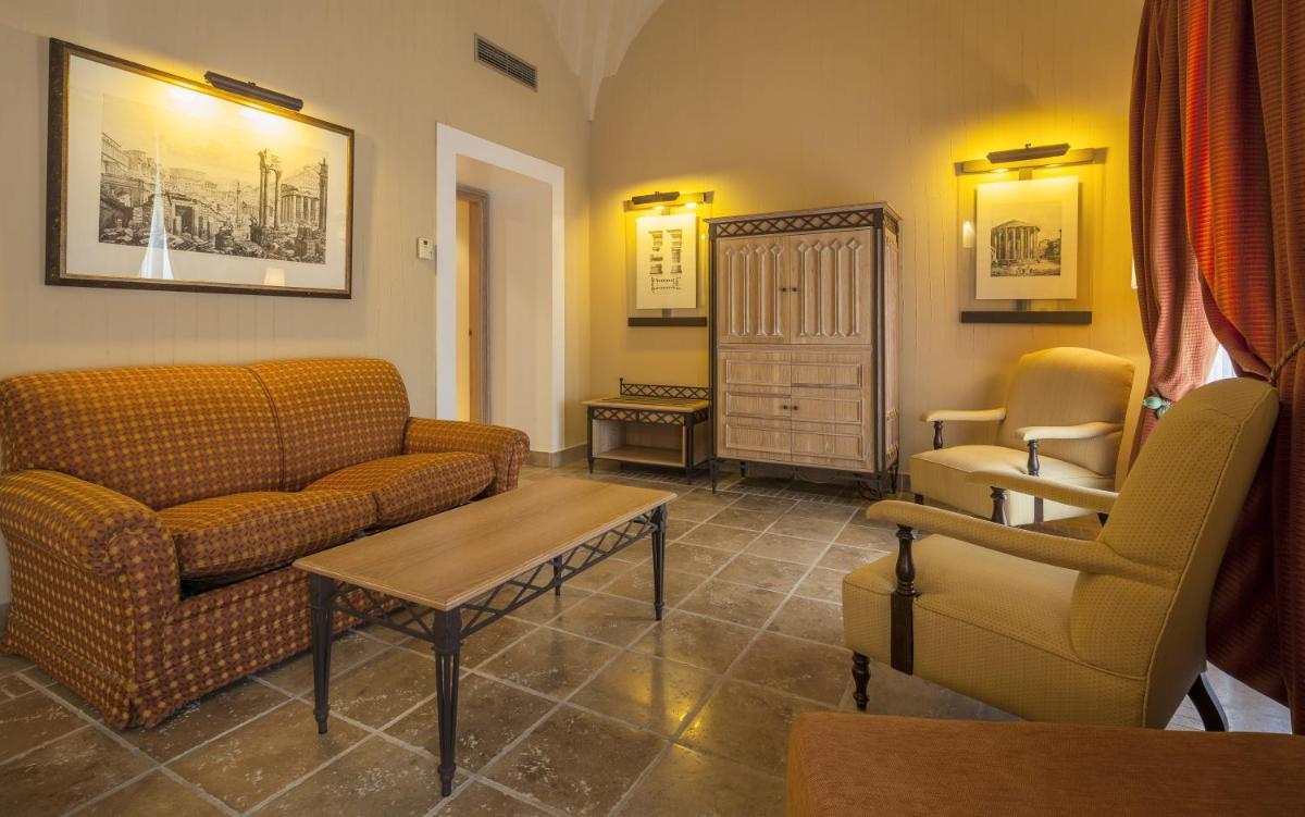 Zona de estar de Hotel Ilunion Mérida Palace