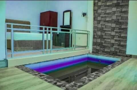 Ornateview Hotel - Housity