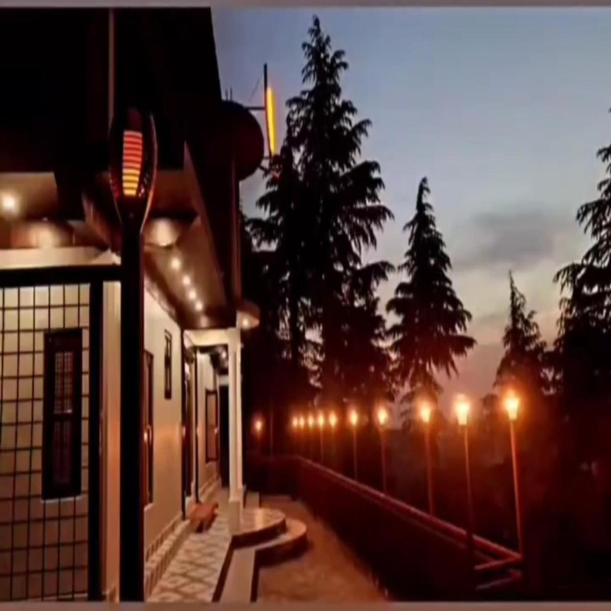 Hotel Full Moon Night - Housity