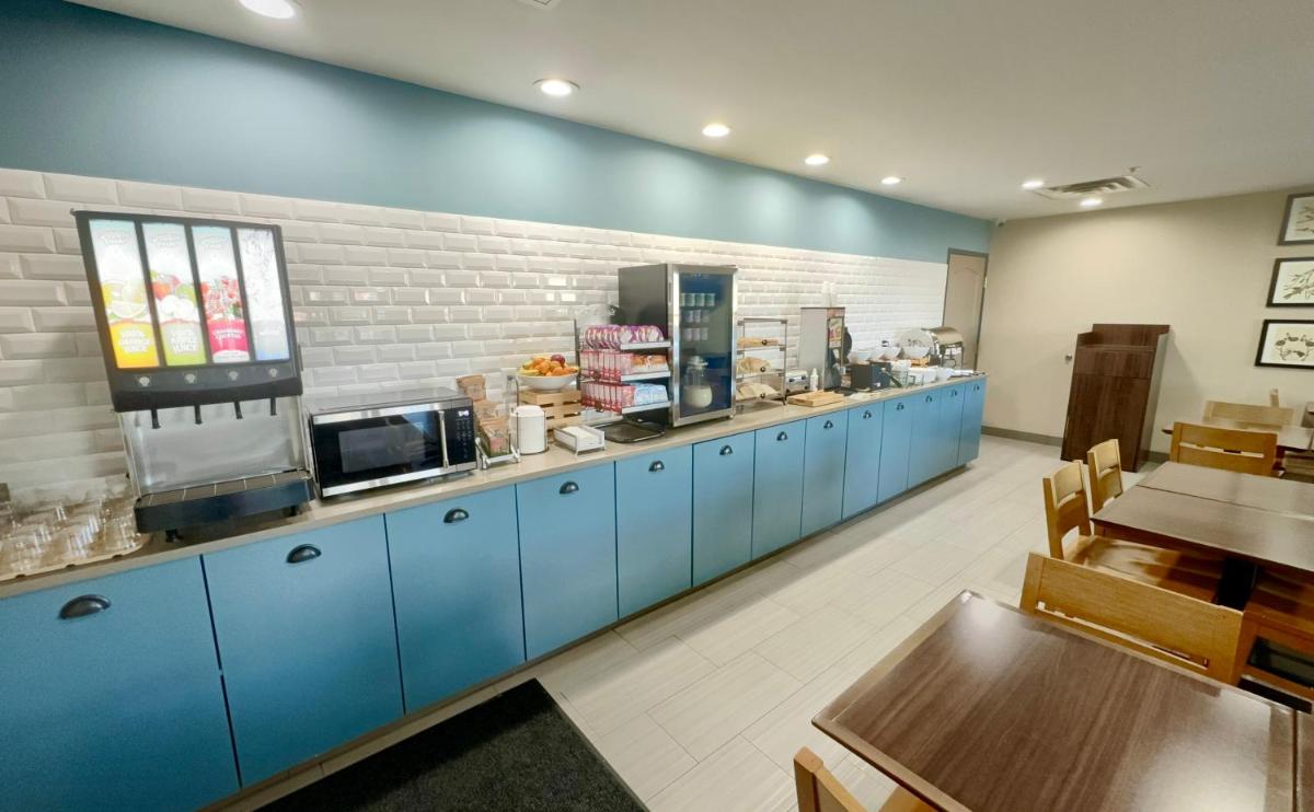 Country Inn & Suites by Radisson, Harrisonburg, VA - Housity
