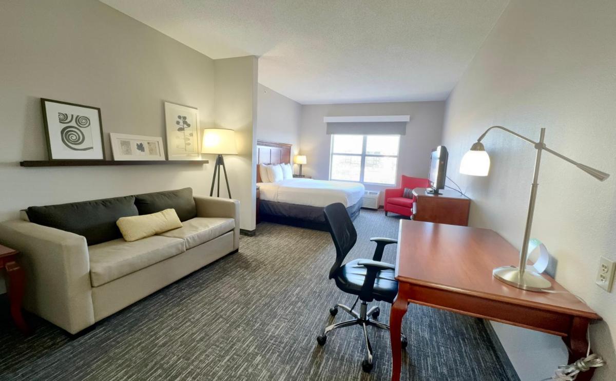 Country Inn & Suites by Radisson, Harrisonburg, VA - Housity