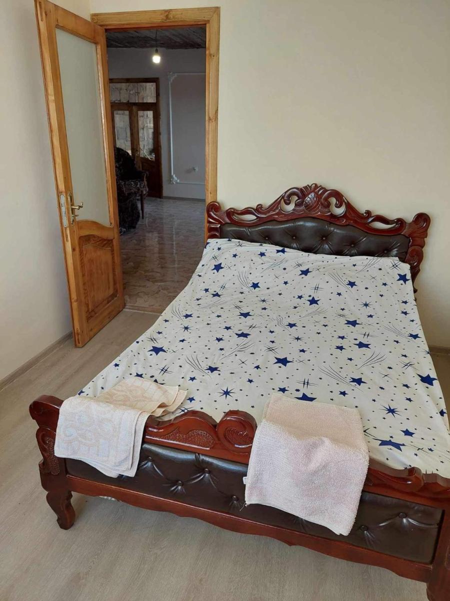 Mazmanyan 181 - Housity