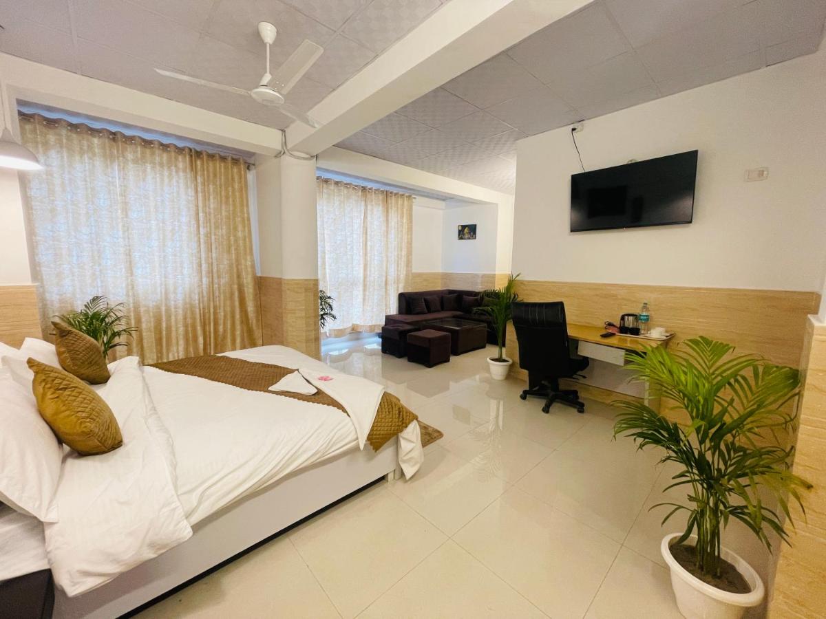 Suitetrails - Hotel Relax In - Noida Sector 18