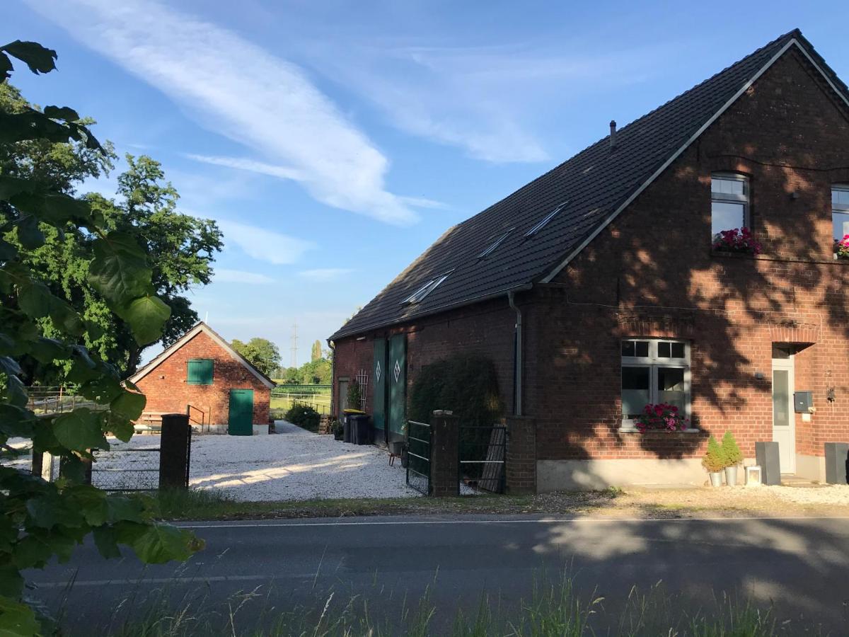 Ks Kotten Bed and Breakfast - Housity