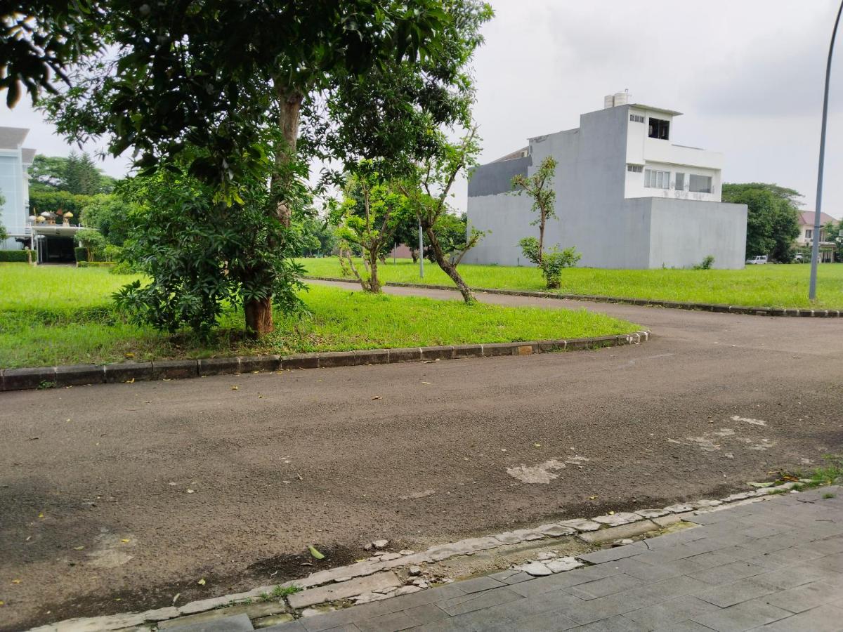 Twin Guest House Grand Wisata - Housity