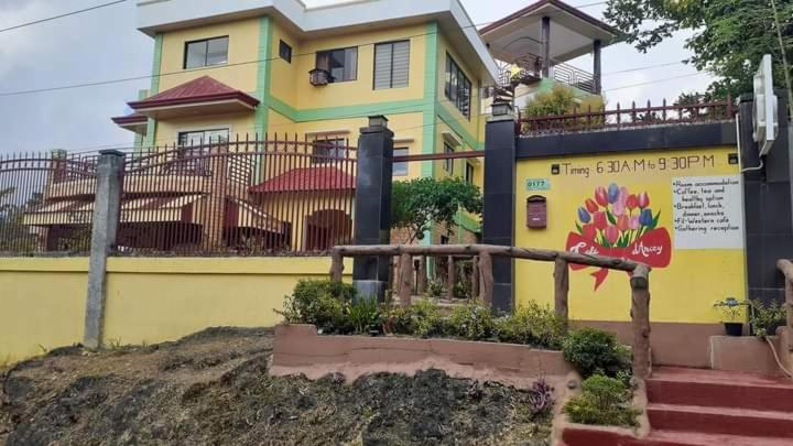 Café Darcey BnB - Housity